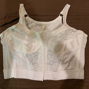3 Full figure bras